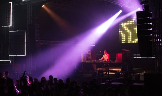 Kode KBLI 56302 Usaha Kelab Malam Atau Diskotek Yang Utamanya Menyediakan&nbsp;Minuman