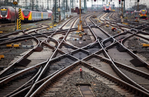 Kode KBLI 42103 Konstruksi Jalan Rel Seperti Jalan REL Untuk Kereta&nbsp;Api.